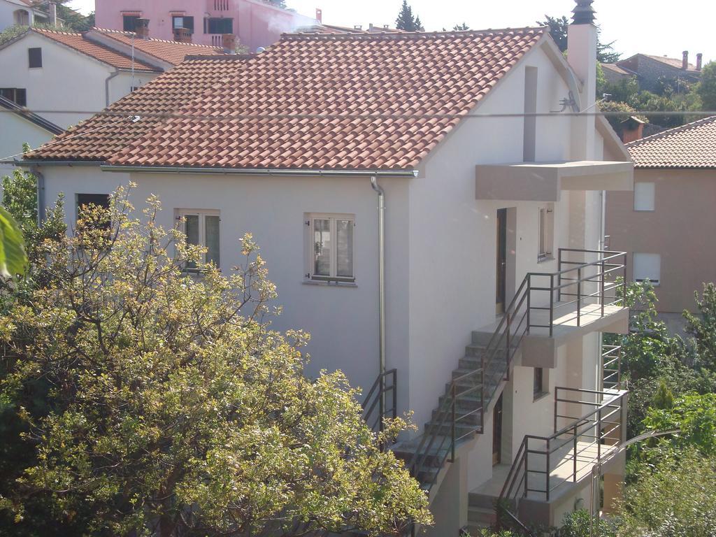 Apartments Marta Krk Town Exterior photo